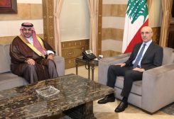 الحجار والسفير السعودي فهد الدوسري