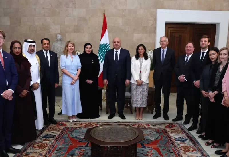 الرئيس عون خلال استقباله في قصر بعبدا وفداً ضم الوزيرة الفرنسية المنتدبة لشؤون الفرنكوفونية إليونور كاروا، ووزيرة الدولة للتعاون الدولي في قطر مريم بنت علي بن ناصر المسند، ووزيرة التنمية البريطانية جنيفر شامبان