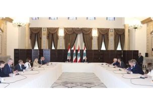 رئيس مجلس الوزراء الدكتور نواف سلام اجتماعًا مع سفراء وكبار الدبلوماسيين للدول الأعضاء في الاتحاد الأوروبي، إلى جانب ممثلين عن المملكة المتحدة وسويسرا والنروج وكندا وأستراليا