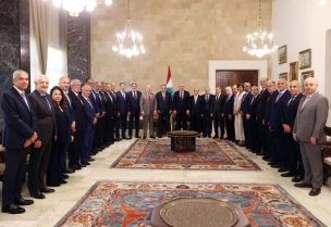 رئيس الجمهورية العماد جوزاف عون، خلال استقباله وفوداً من نقابتي محامي بيروت والشمال والهيئات الاقتصادية