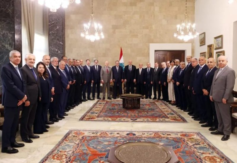 رئيس الجمهورية العماد جوزاف عون، خلال استقباله وفوداً من نقابتي محامي بيروت والشمال والهيئات الاقتصادية