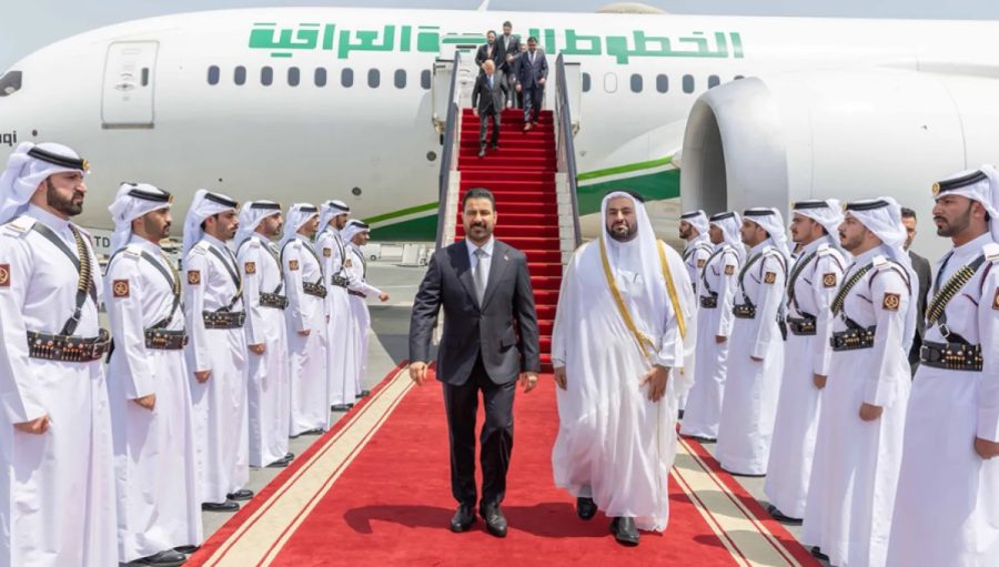 علي فالح الزيدي رئيس الوزراء العراقي يصل إلى قطر في زيارة رسمية