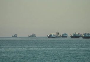 من مضيق هرمز - 25 مايو 2026 رويترز