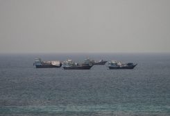 سفن في مضيق هرمز. رويترز