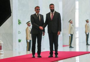 الرئيس الفرنسي إيمانويل ماكرون يلتقي بالرئيس السوري أحمد الشرع في قصر الشعب في دمشق، سوريا