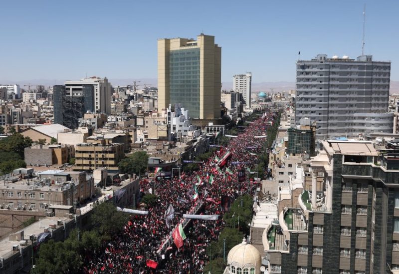 حشد من المشيعين يحضرون مراسم تشييع المرشد الأعلى الإيراني الراحل علي خامنئي، في مشهد، إيران، في 9 يوليو 2026. رويترز