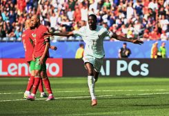 المغرب يودّع كأس العالم 2026 من الدور ربع النهائي بعد خسارته أمام فرنسا (0-2)، التي تأهلت إلى نصف النهائي