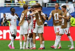 منتخب انكلترا يحقق المركز الثالث في بطولة كأس العالم للمرة الاولى في تاريخه بعد فوزه على المنتخب الفرنسي بنتيجة 6-4. رويترز