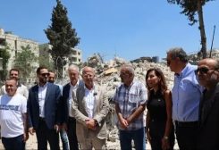 جال وزير الدولة لشؤون التنمية الإدارية الدكتور فادي مكي في مدينة النبطية للمرة الثانية خلال أقل من عشرة أيام، يرافقه وفد ديبلوماسي ضم سفيري كندا غريغوري غاليغان وبلجيكا آرنوت باوِلس، وممثلين عن السفارة الدنماركية، إضافة إلى النائبة حليمة قعقور ورئيس مجلس إدارة مؤسسة كهرباء لبنان المهندس كمال حايك، وفريق تقني من وزارة الدولة لشؤون التنمية الإدارية (OMSAR)، وعدد من الخبراء وممثلي المنظمات الدولية.
