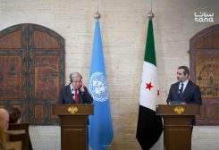 الأمين العام للأمم المتحدة، أنطونيو غوتيريش مع وزير الخارجية السوري، أسعد الشيباني. سانا
