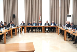لجنة المال و الموازنة برئاسة لجنة المال والموازنة النائب إبراهيم كنعان بحضور وزير المال ياسين جابر ووزير العدل عادل نصار