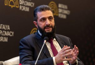 الرئيس السوري أحمد الشرع يتحدث خلال جلسة في منتدى أنطاليا للدبلوماسية بتركيا يوم 17 أبريل نيسان 2026. تصوير: أوميت بكطاش - رويترز