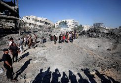 موقع غارة إسرائيلية في غزة يوم 12 يوليو تموز 2026. تصوير: داوود أبو الكاس - رويترز
