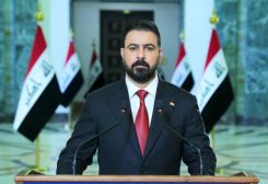 رئيس الوزراء العراقي علي الزيدي يلقي خطابا في بغداد يوم 16 مايو آيار 2026. صورة من المكتب الإعلامي لرئيس الوزراء العراقي حصلت عليها رويترز من طرف ثالث.
