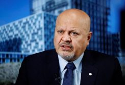 المدعي العام الرئيسي للمحكمة كريم خان في صورة من أرشيف رويترز.