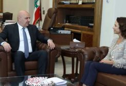 الرئيس عون خلال استقباله وزيرة السياحة لورا الخازن لحود