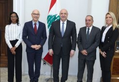 الرئيس عون مستقبلاً المفوض السامي للأمم المتحدة لحقوق الإنسان فولكر تورك في بعبدا