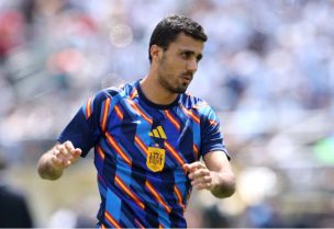 لاعب خط الوسط الإسباني رودري