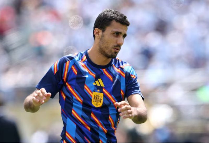 لاعب خط الوسط الإسباني رودري