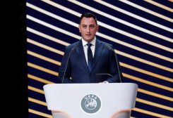 مفوض الاتحاد الأوروبي المسؤول عن شؤون الرياضة غلين ميكاليف