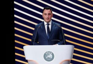 مفوض الاتحاد الأوروبي المسؤول عن شؤون الرياضة غلين ميكاليف