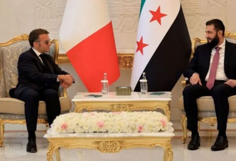 أحمد الشرع وإيمانويل ماكرون بقصر الشعب في دمشق