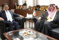 وزير الإعلام بول مرقص مستقبلاً السفير السعودي فهد بن عبد الرحمن الدوسري في وزارة الإعلام