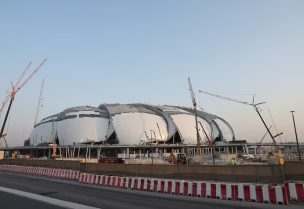 أعمال البناء في ملعب أرامكو أحد ملاعب كأس العالم لكرة القدم 2034 في السعودية يوم 13 يوليو تموز 2026. صورة ملتقطة بواسطة هاتف محمول. تصوير: حمد محمد - رويترز