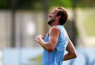 هاري كين قائد منتخب إنجلترا خلال تدريبات الفريق في مجمع تدريب نادي إنتر ميامي بولاية فلوريدا الأمريكية يوم 10 يوليو تموز 2026. تصوير: ماركو بيلو - رويترز
