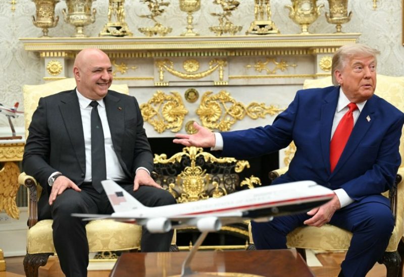 الرئيس الأميركي دونالد ترامب (يمين) ونظيره اللبناني جوزف عون (أ ف ب)