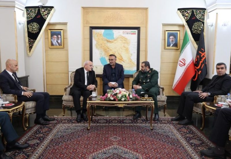 وزير الدفاع الوطني اللواء ميشال منسى إلى العاصمة الإيرانية طهران، لتمثيل الجمهورية اللبنانية في مراسم التأبين الرسمية للمرشد