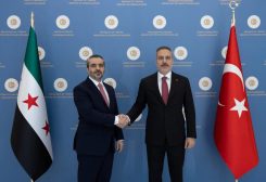 وزير الخارجية والمغتربين السوري، أسعد حسن الشيباني، ونظيره التركي، هاكان فيدان