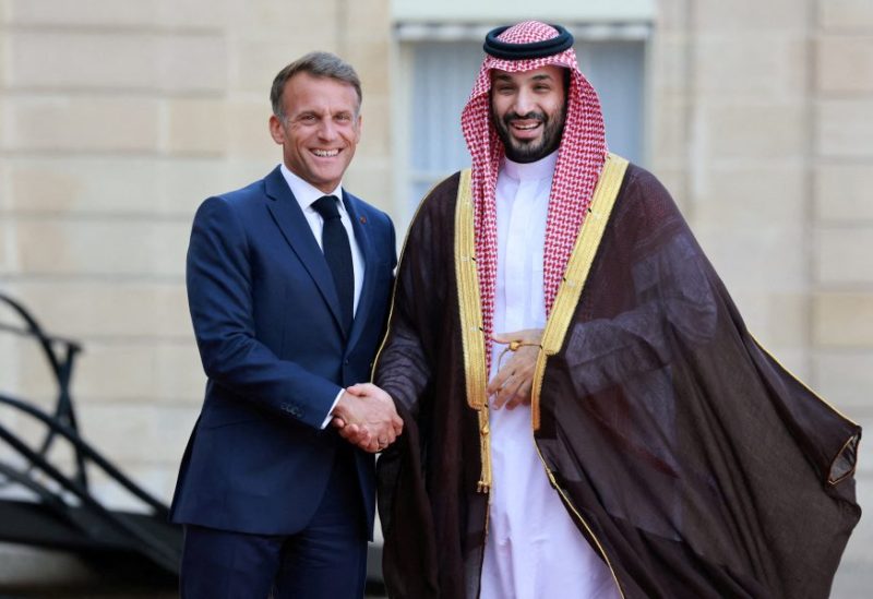 الرئيس الفرنسي يستقبل ولي العهد السعودي في قصر الإليزيه