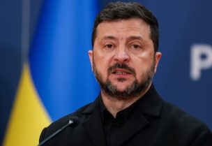 الرئيس الأوكراني فولوديمير زيلينسكي يتحدث خلال مؤتمر صحفي في بلجراد يوم 8 أغسطس آب 2026.رويترز