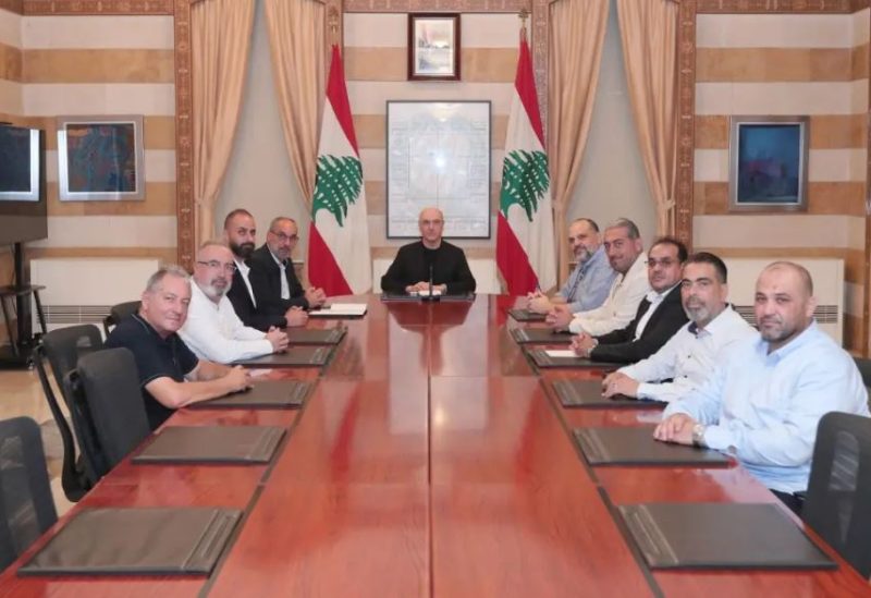 الحجار مستقبلاً رئيس بلدية النبطية التحتا والوفد المرافق