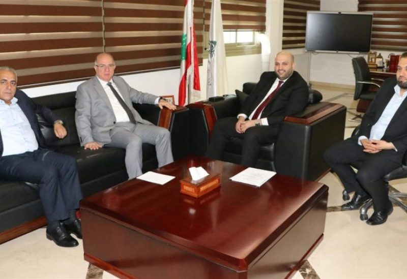 وزيرا الصحة ركان ناصر الدين والعمل محمد حيدر