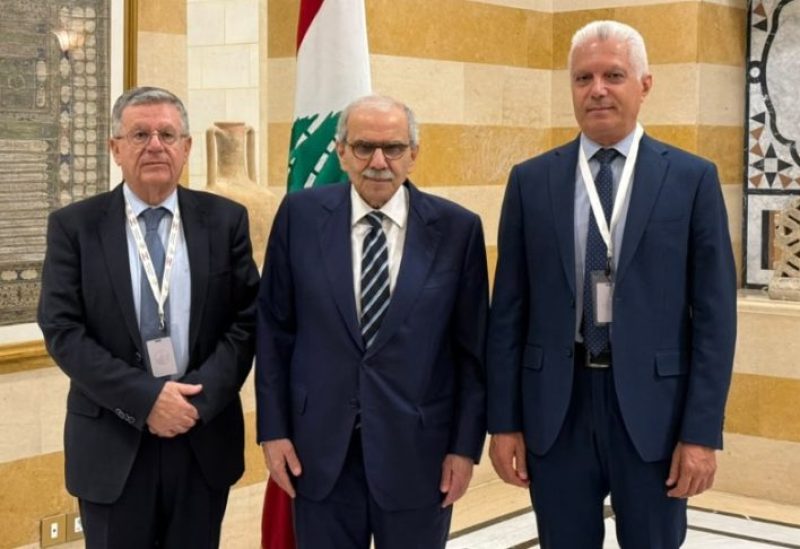 رئيس مجلس الوزراء نواف سلام رئيس بلدية رميش حنا العميل ورئيس بلدية دبل عقل نداف