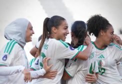لاعبات الجزائر يحتفلن بالفوز على السنغال (المنتخب الجزائري)