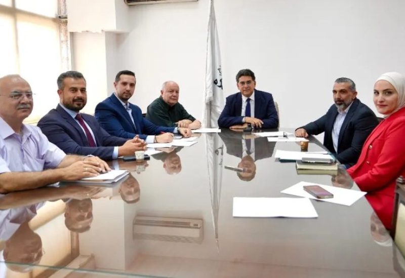 وزير الإعلام المحامي الدكتور بول مرقص، بحضور رئيس الاتحاد العمالي العام الدكتور بشارة الأسمر وممثلين عن وزارتي العمل والمالية ومستشار النائب فيصل كرامي وعدد من مستشاري الوزير