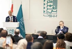 نائب رئيس الحكومة طارق متري خلال جلسة حوارية للمركز العربي للأبحاث ودراسة السياسات في بيروت