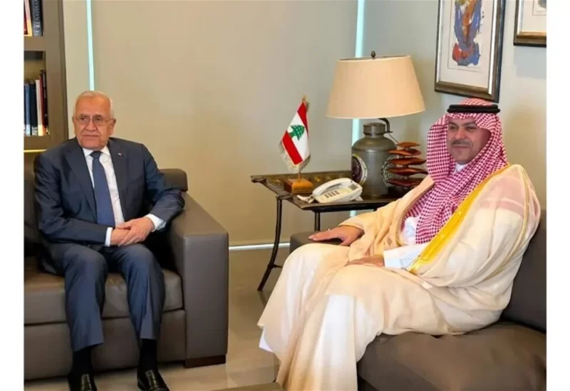 رئيس الجمهورية السابق ميشال سليمان مع سفير المملكة العربية السعودية لدى لبنان، فهد بن عبد الرحمن الدوسري