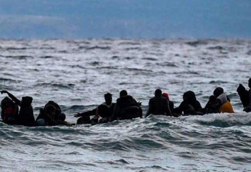 فرنسا.. إنقاذ 157 شخصاً من قارب مهاجرين مشتعل