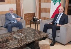 وزير الداخلية والبلديات أحمد الحجار في مكتبه اليوم، مع رئيس لجنة الدفاع الوطني والداخلية والبلديات النيابية النائب جهاد الصمد