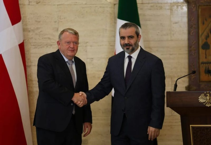 وزير الخارجية السوري أسعد حسن الشيباني مع نظيره الدنماركي لارس لوكه راسموسن اليوم في قصر تشرين بدمشق