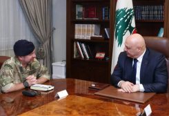 الرئيس عون مستقبلاً كبير مستشاري الحكومة البريطانية لشؤون الدفاع في الشرق الأوسط الأميرال إدوارد ألغرن