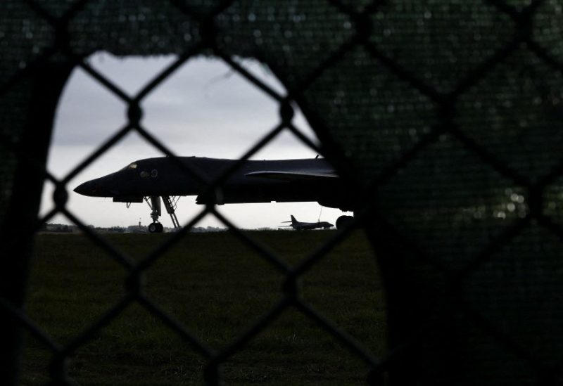 قاذفة قنابل من طراز B-1B لانسر في قاعدة فيرفورد الجوية، في فيرفورد، غلوسترشاير، بريطانيا، رويترز