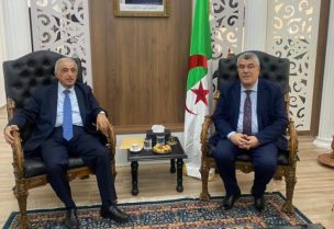 النائب قاسم هاشم مع سفير الجزائر في لبنان خميسي عريف