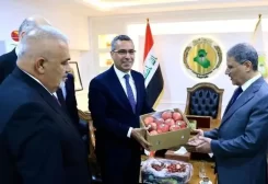 وزير الزراعة نزار هاني مع نظيره العراقي عبدالرحيم الشمري