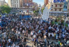 حشد كبير في ساحة النور في طرابلس ينتفض رفضاً للطعن بقانون العفو العام