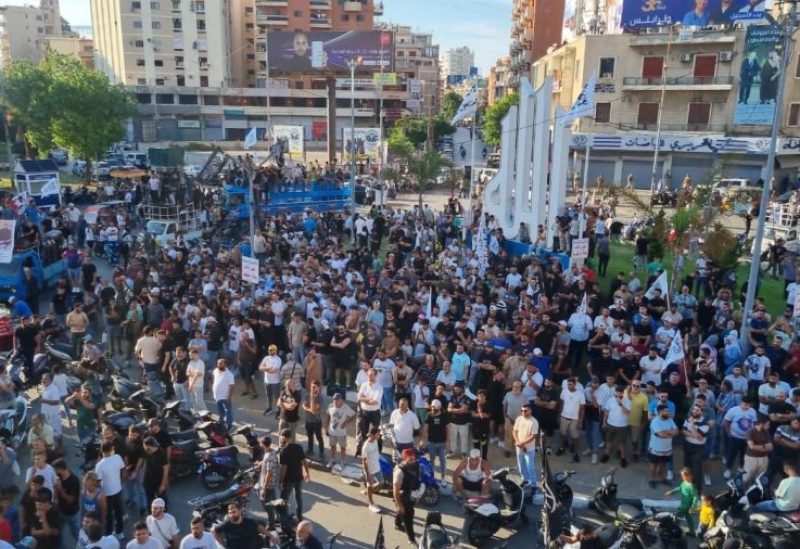 حشد كبير في ساحة النور في طرابلس ينتفض رفضاً للطعن بقانون العفو العام